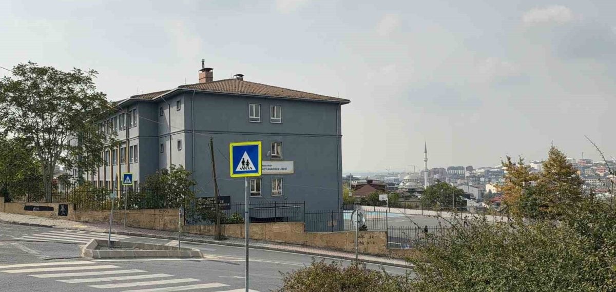 Arnavutköy Anadolu Lisesi için yapılan sahte tehdidin hesabı yöneten iki çocuk gözaltında