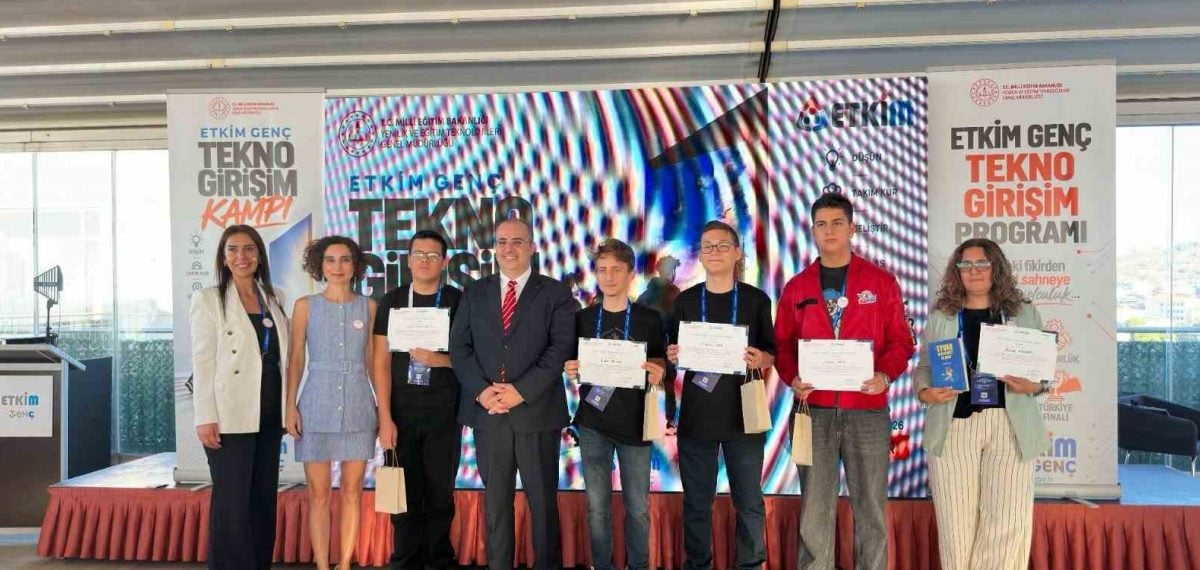 Aydın Lisesi öğrencileri İzmir’deki Genç Tekno Girişim Kampı’nda birinci oldu