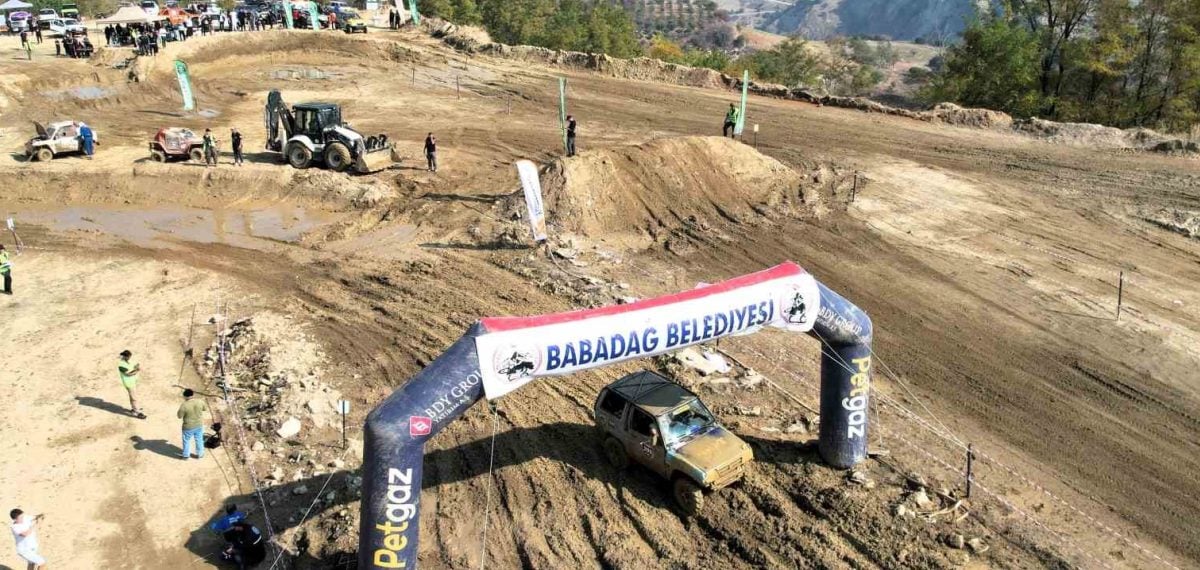 Babafest’te 60 araçla gerçekleşen off‑road gösterisi festival finaline damga vurdu