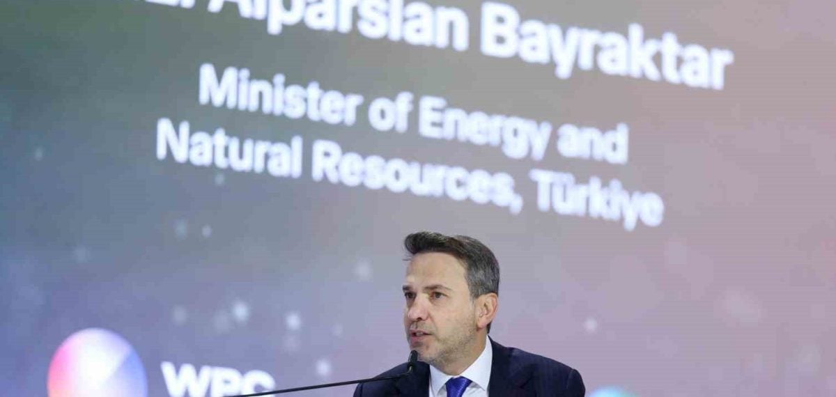 Bakan Bayraktar Riyad’da enerji güvenliği ve iş birliğini vurguladı