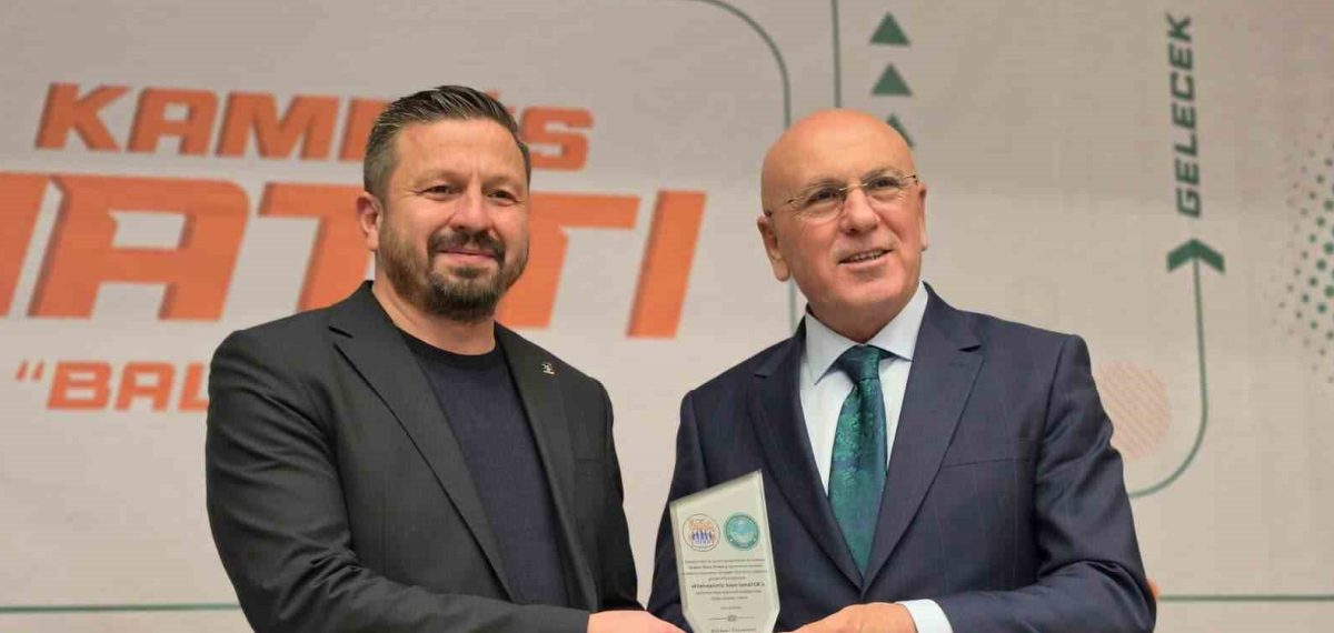 Balıkesir milletvekilleri öğrencilerle Türkiye’nin gelecek hedeflerini paylaştı