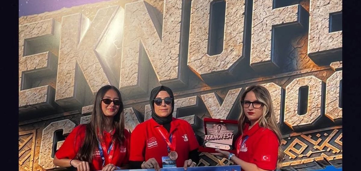 Balıkesir Üniversitesi öğrencilerinden TEKNOFEST’te üçüncülük alan sahne tasarımı
