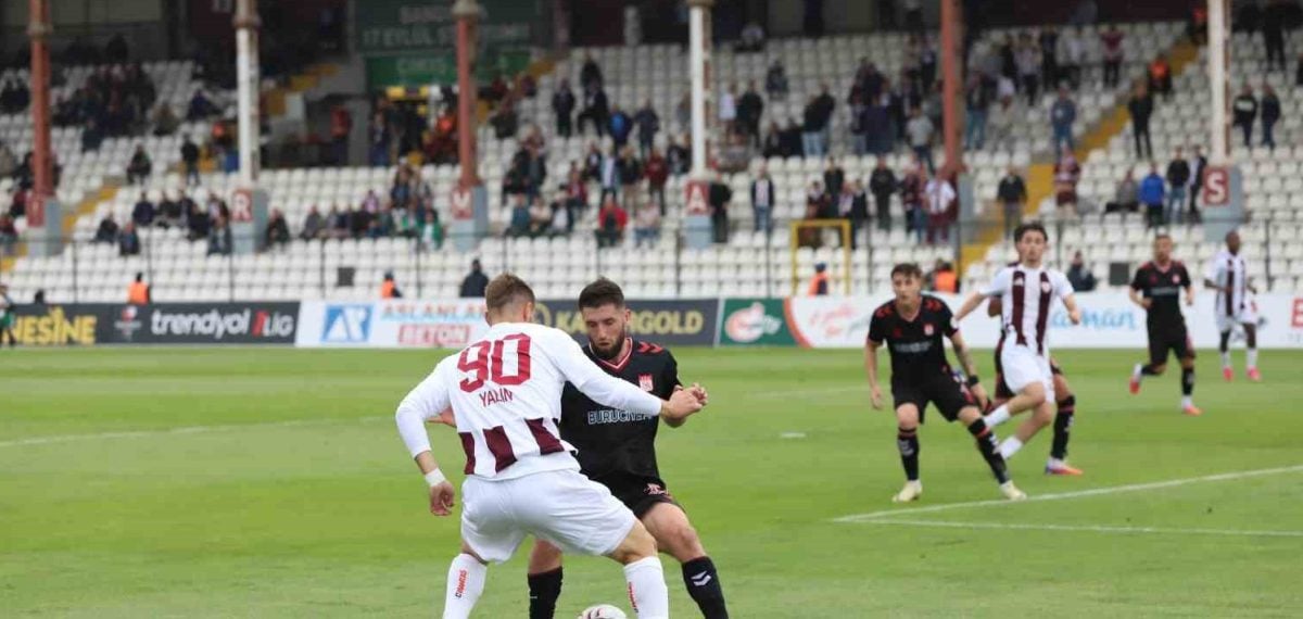 Bandırmaspor ile Sivasspor 1-1 berabere kaldı maçta son düzlükte eşitlendi