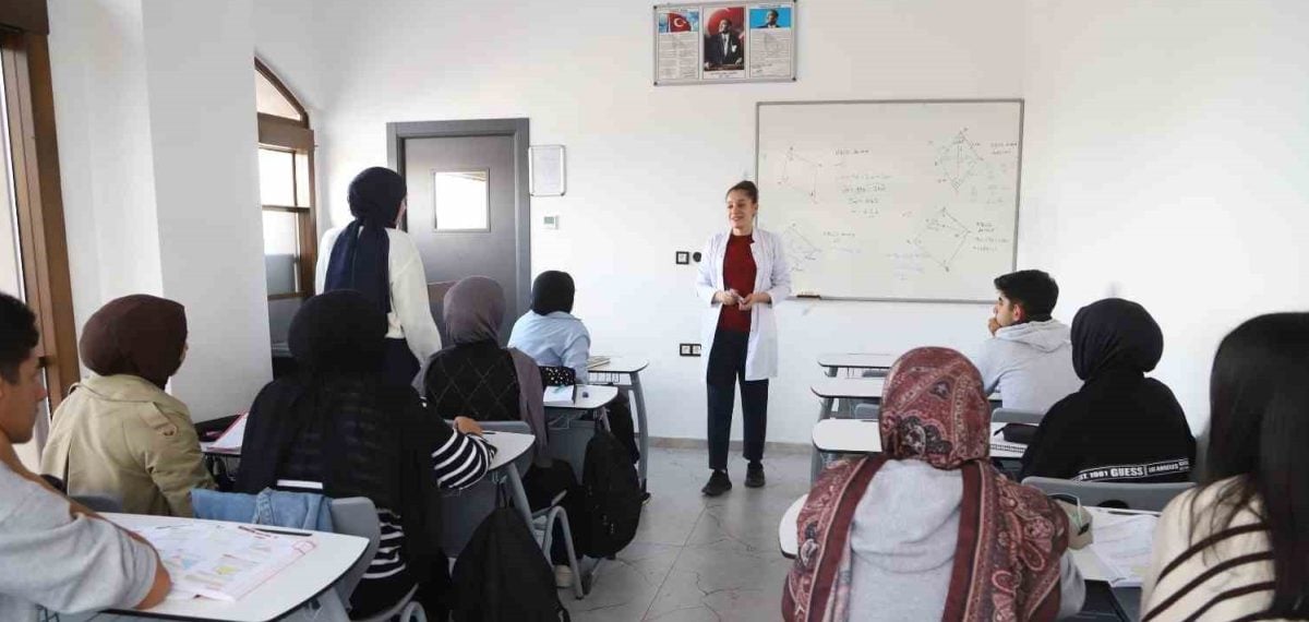 Battalgazi Belediyesi Eski Malatya Eğitim Merkezi 450 öğrenciye ücretsiz destek sunuyor