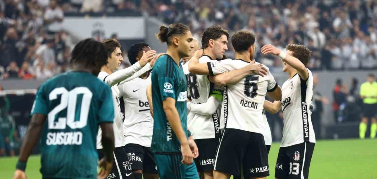 Beşiktaş ilk yarıda 2-1 üstünlüğüyle Kocaelispor karşısında öne geçti