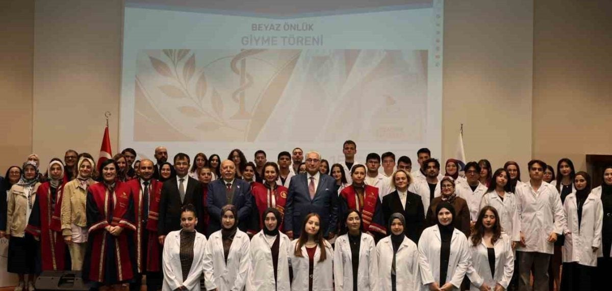 Beyaz Önlük Töreni ile Eczacılığa İlk Adımı Attılar