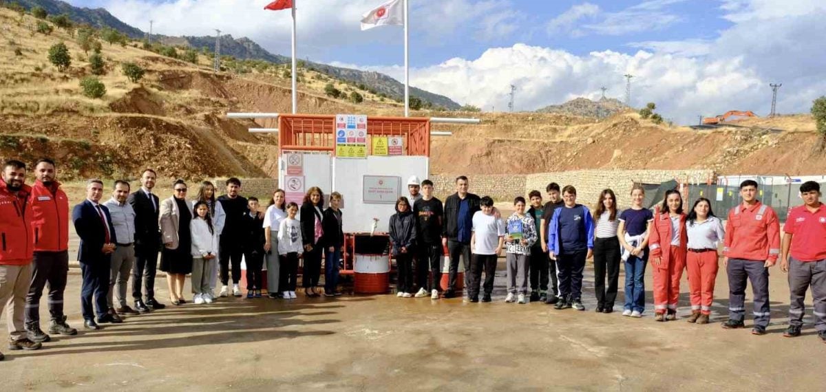 Beykozlu öğrenciler Şırnak’ta valilik ziyareti ve TPAO sahasını inceledi