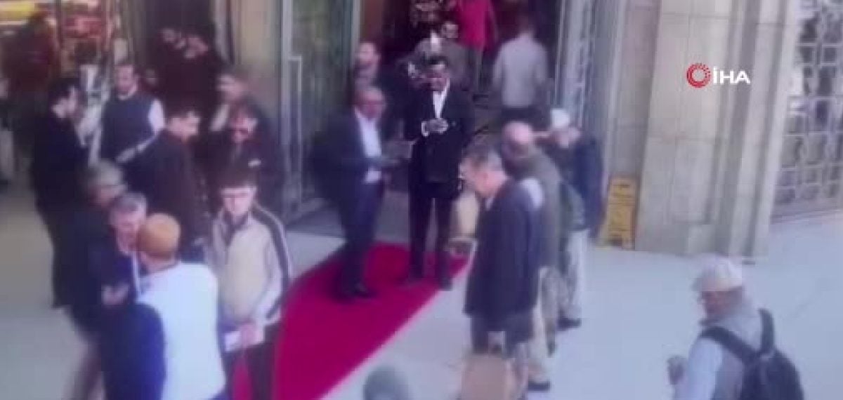 Beyoğlu cami çantası çalındı şüpheli yakalandı biri tutuklandı