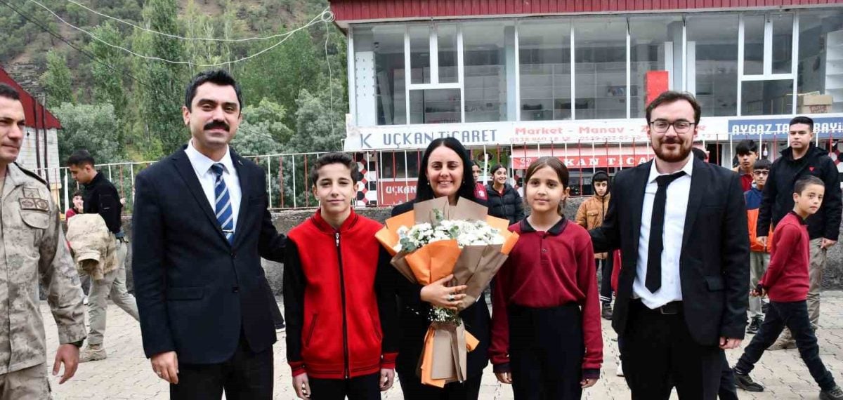 Beytüşşebap’ta 12 şehidin isminin verildiği kütüphane açıldı