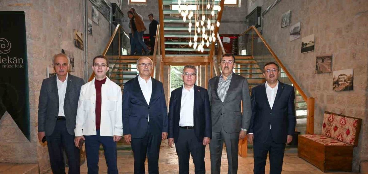 Bi Mekân Müze Kafe yenilenerek kitap kafe konseptiyle ziyaretçilerin beğenisini kazandı