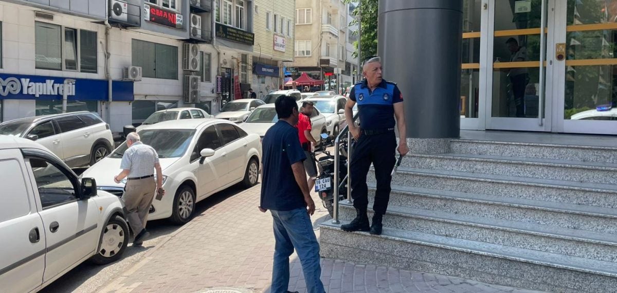 Bilecik’te ‘Çocuğum hasta’ diyerek dergi satan şahıs zabıta tarafından yakalandı