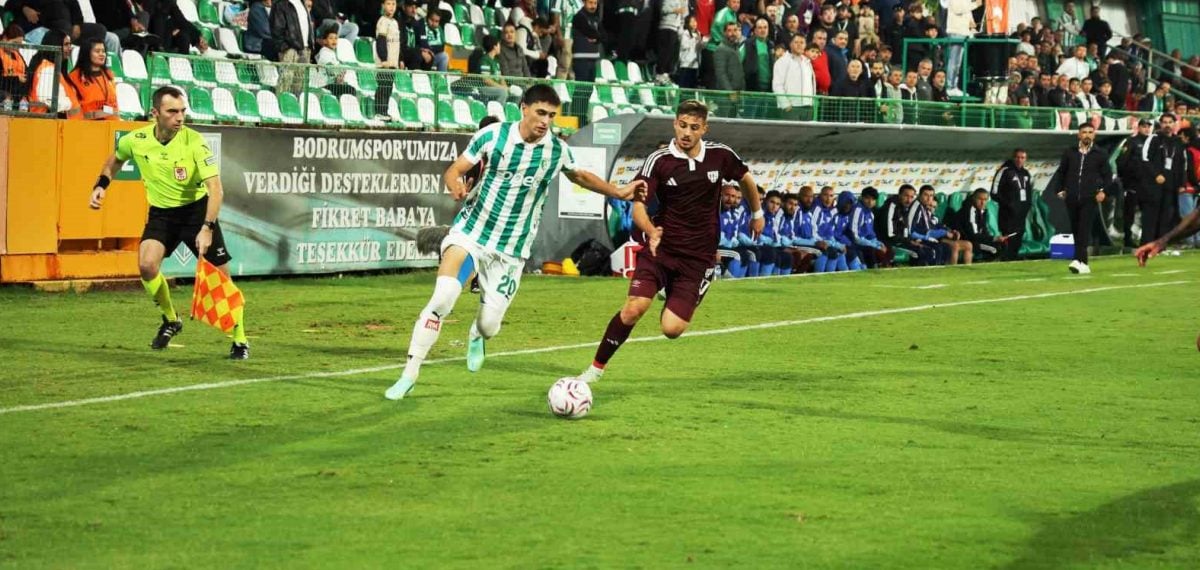 Bodrum FK sahasında Bandırmaspor karşısında 2-1 galip geldi