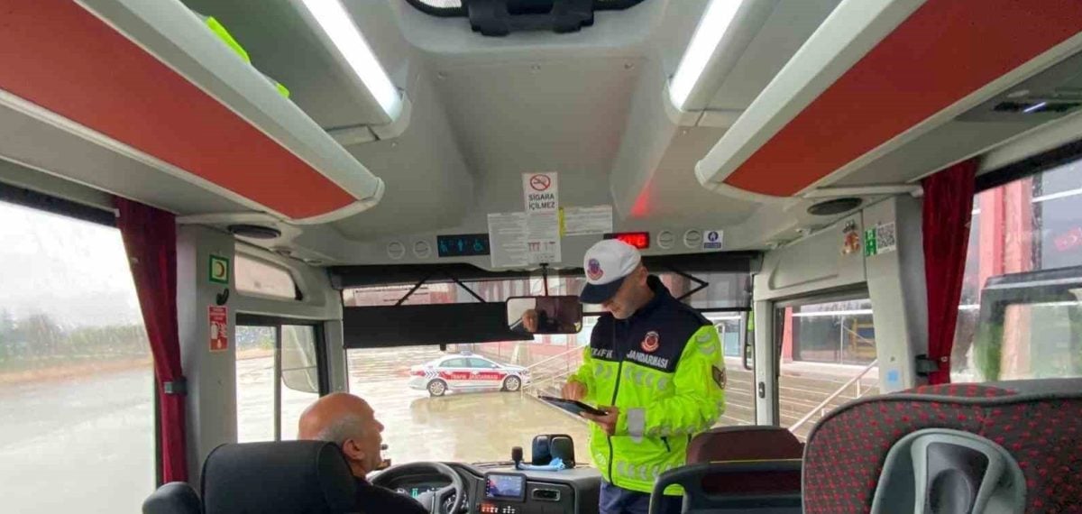 Bolu jandarmasının okul ve servis denetimlerinde binlerce sorgulama ve milyonluk ceza