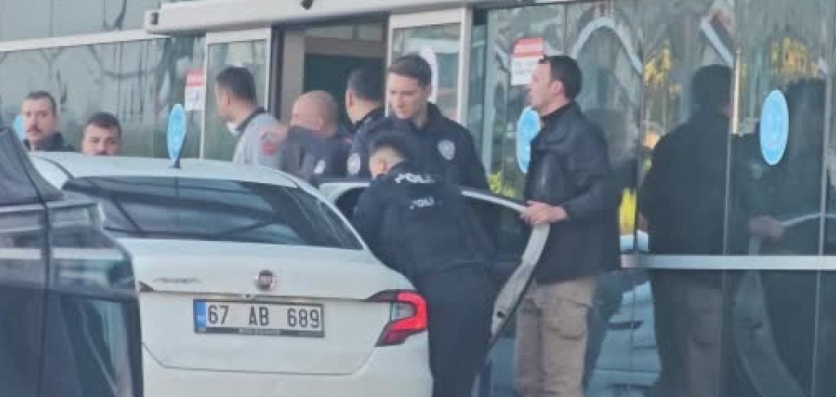 Boşanma tartışmasında eşini ve bir genci ağır yaralayan şüpheli ormanda yakalandı