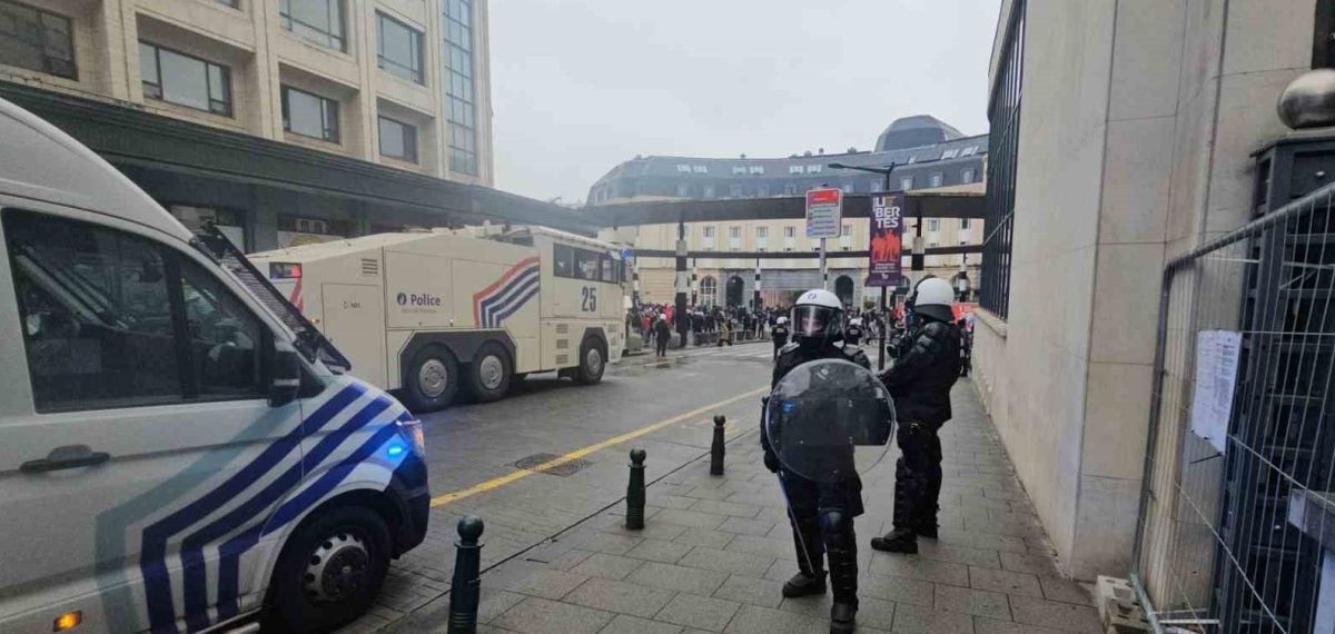 Brüksel’de kemer sıkma protestoları çatışmaya dönüştü, sokaklar gerildi