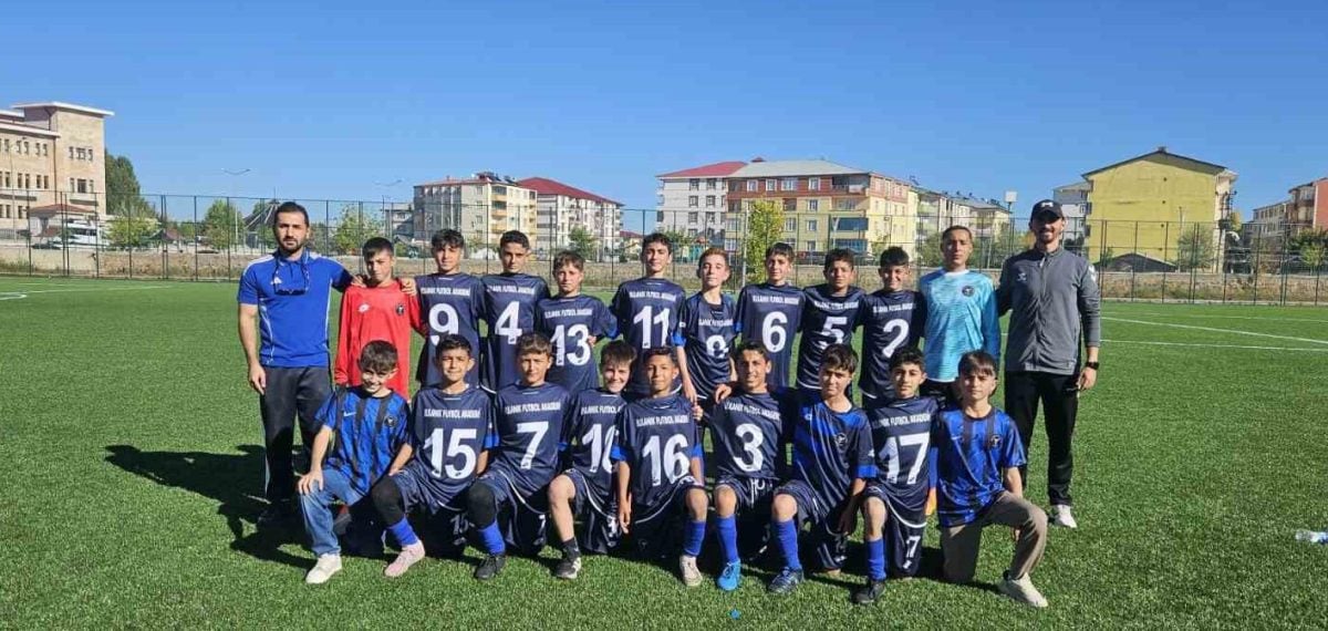 Bulanık Gençlerbirliği sezon açılışını 7-0’lık galibiyetle yaptı