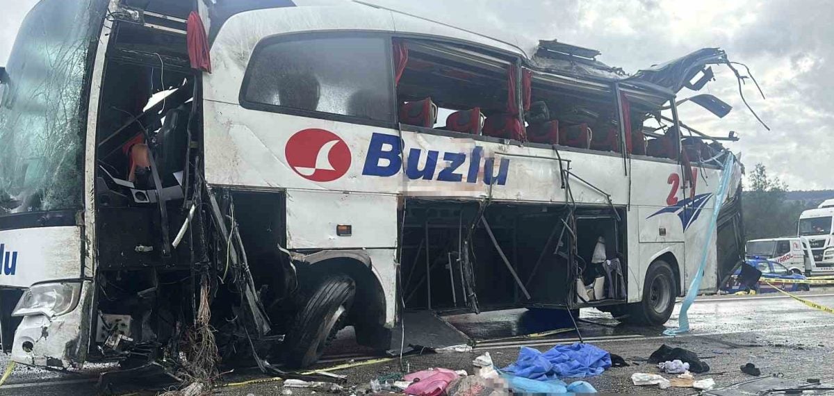 Burdur-Ağlasun’da yolcu otobüsü devrildi 1 kişi hayatını kaybetti