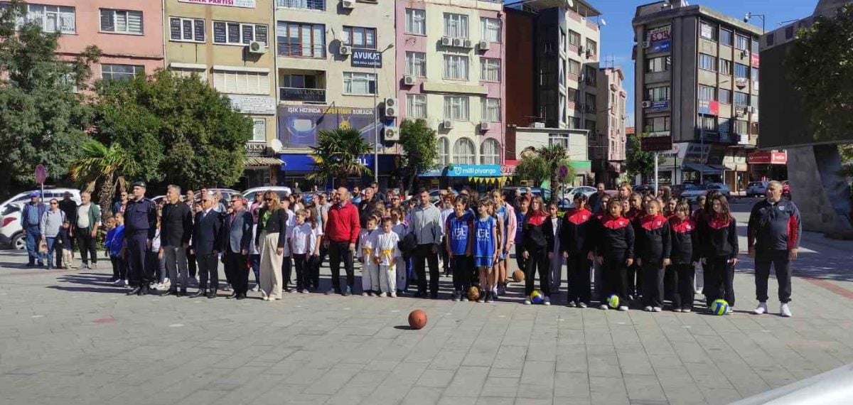 Burhaniye’de Amatör Spor Haftası açılışı spor gösterileri ve etkinliklerle başladı