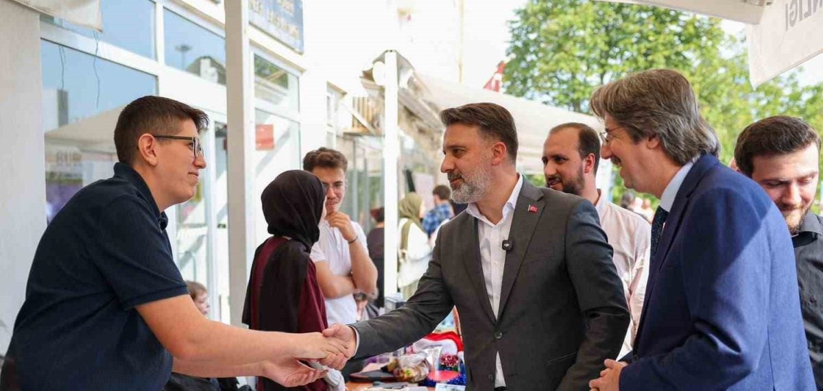Bursa Büyükşehir Başkan Vekili Uludağ Üniversitesinde öğrencilerle buluştu