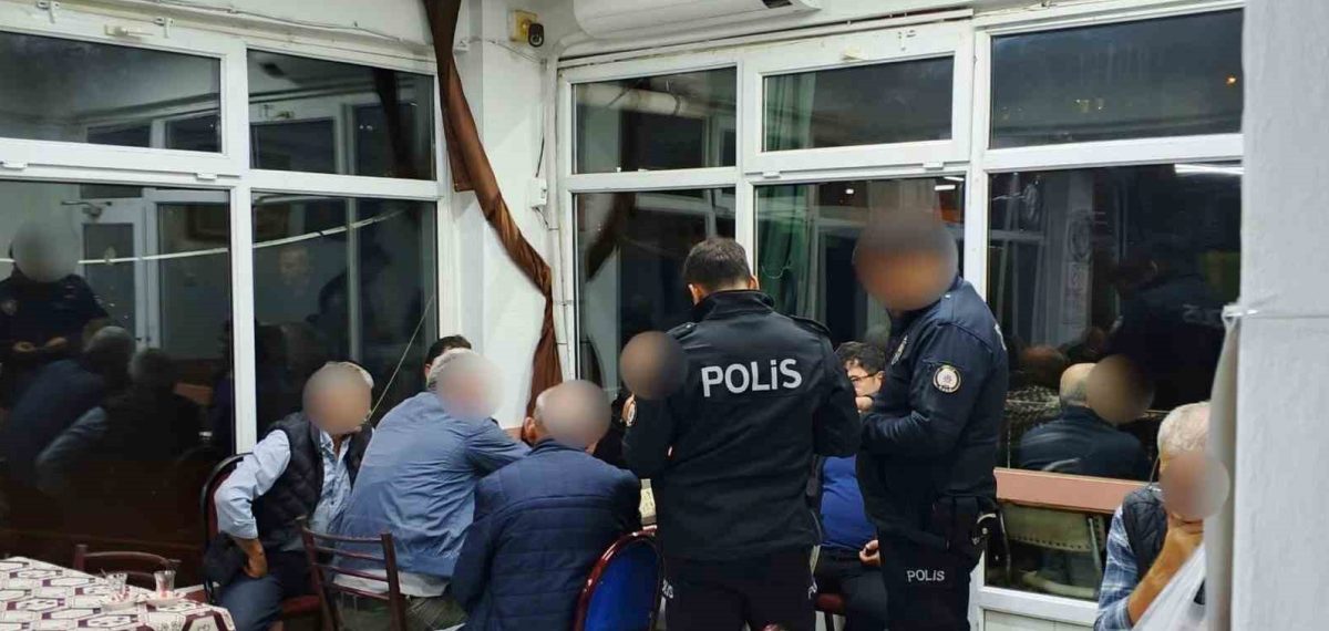 Bursa’da 300 polisle geniş kapsamlı yol ve iş yeri denetimi gerçekleştirildi