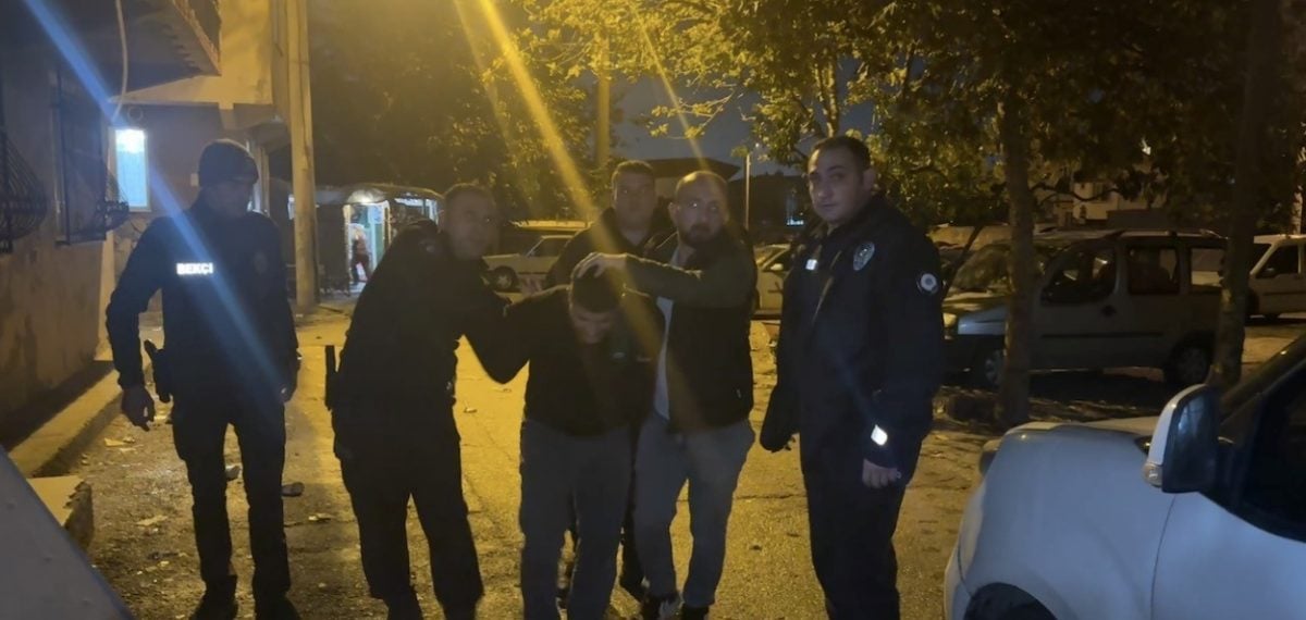 Bursa’da aranan hükümlüyü yakalamak isterken çıkan çatışmada iki kişi gözaltına alındı