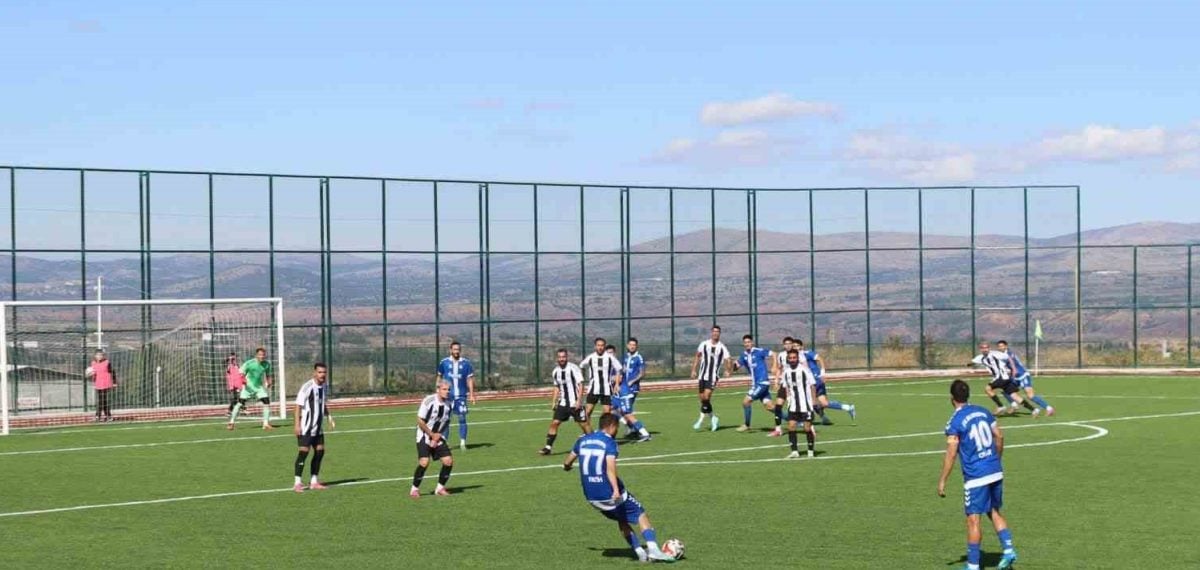 Çal Belediyespor evinde Marmaris Belediyespor ile 1-1 berabere kaldı