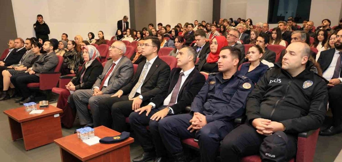 Çameli’de aileyi ve bağlarını konuşan konferans katılımcılara önemli mesajlar verdi