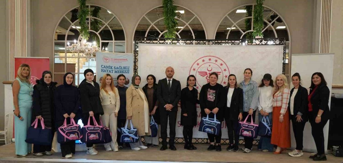 Canik’te gebe okulunda 100 anne adayı normal doğum konusunda bilinçlendirildi