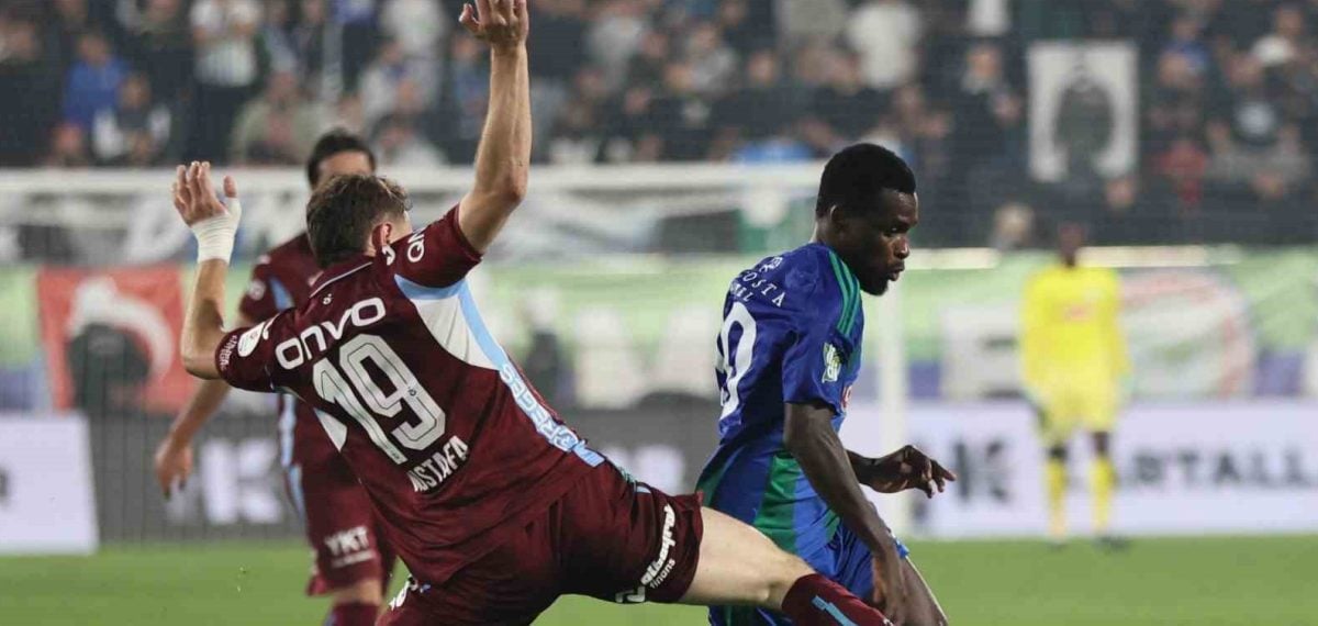 Çaykur Rizespor sahasında Trabzonspor’a 4-3 mağlup oldu