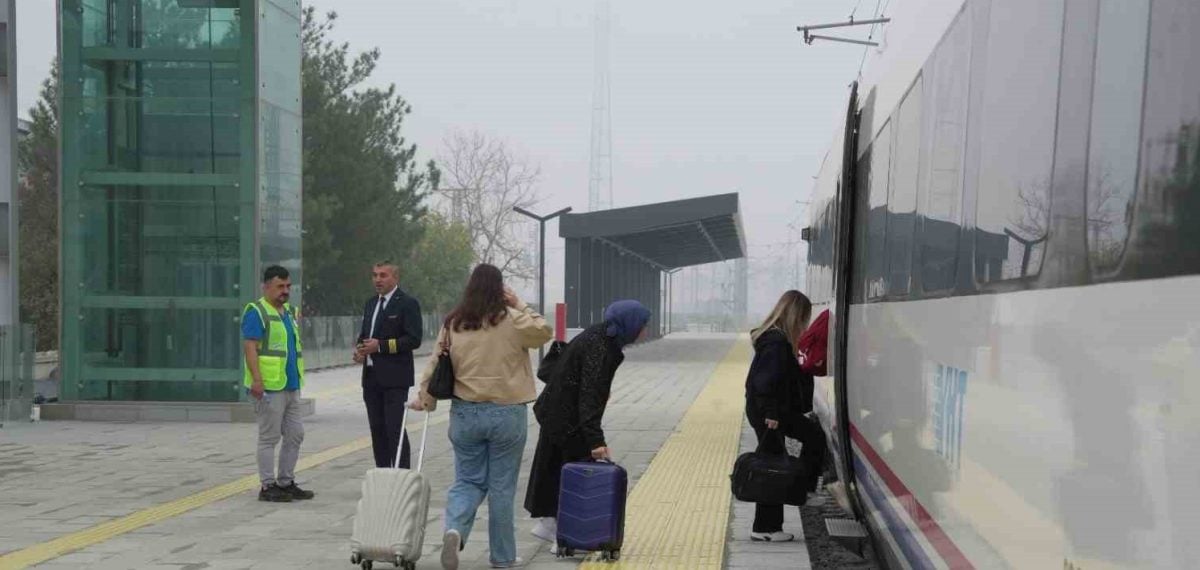 Çerkezköy ile Edirne arasında hızlı tren seferleri başladı