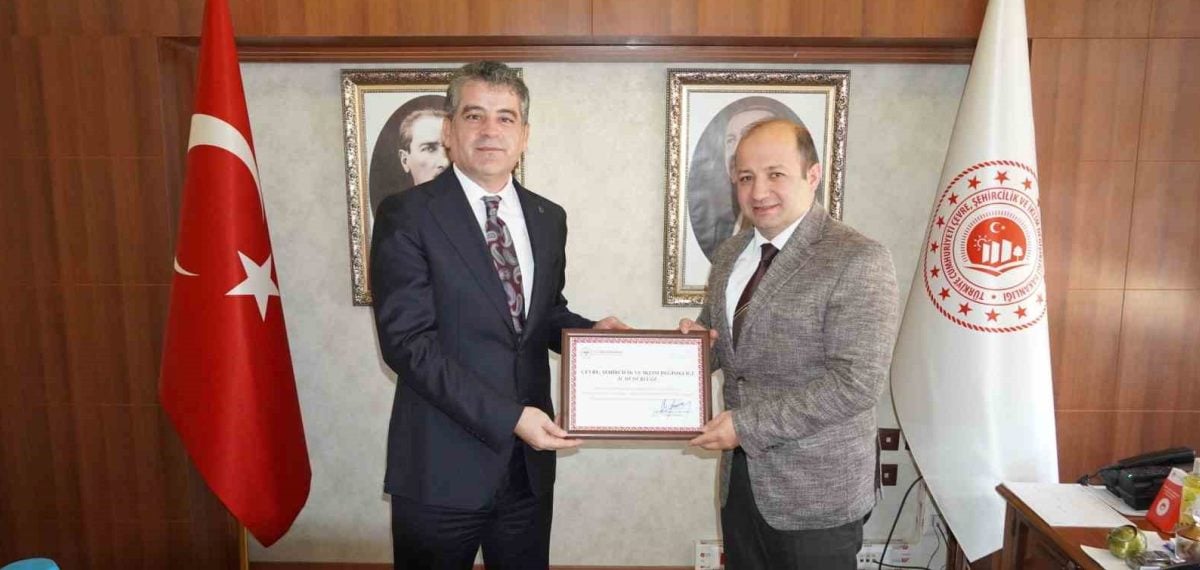 Çevre Şehircilik ve İklim Değişikliği Manisa Müdürlüğü’ne Beslenme Dostu İş Yeri Belgesi