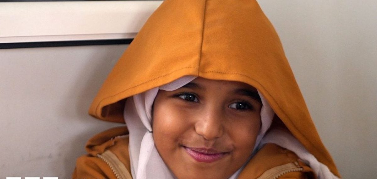 Children risk sniper and mortar fire to attend school in Taiz