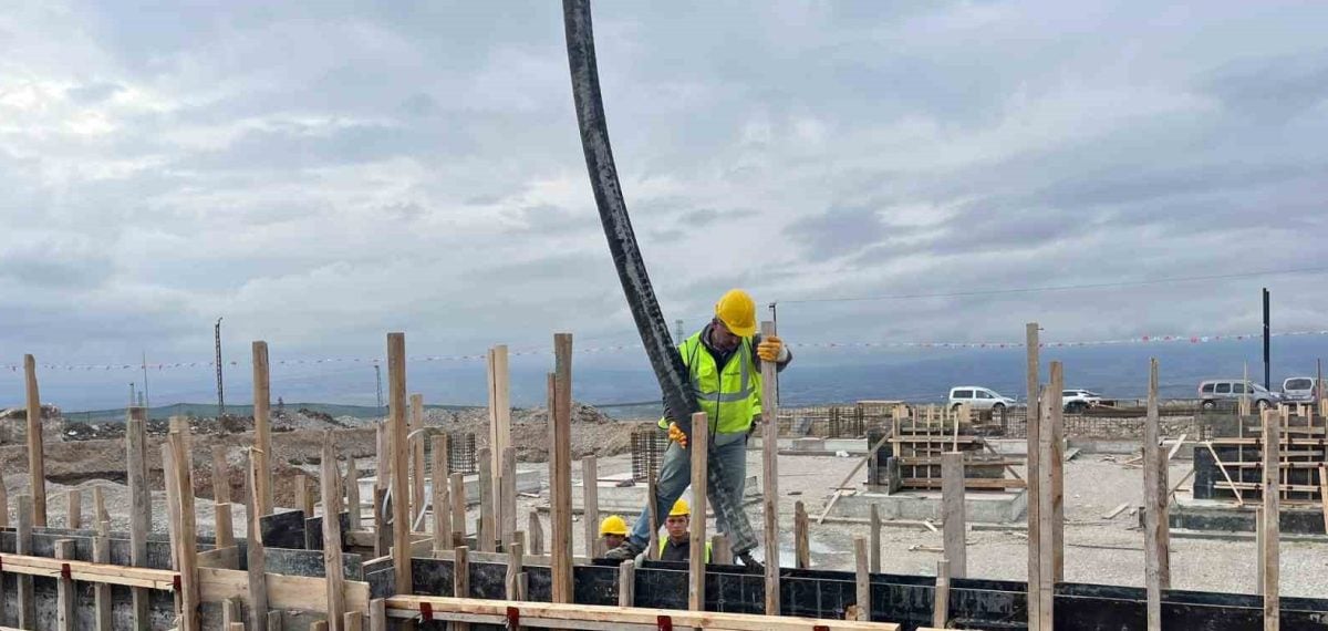 Çorum Belediyesi 130 milyon liralık beton boru tesisi projesinin temelini attı