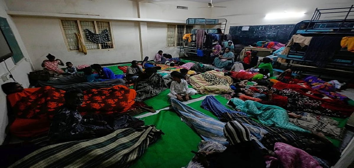 cyclone arnab lashes andhra pradesh and odisha with severe winds 0 EivS6t58