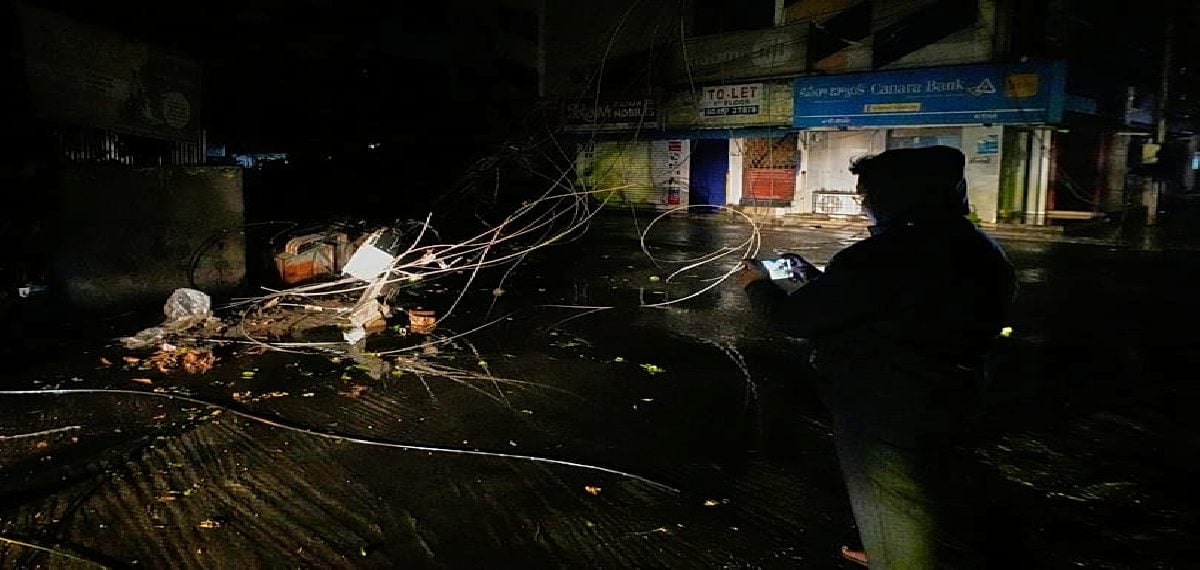 cyclone arnab lashes andhra pradesh and odisha with severe winds 1 EKjOgNcn