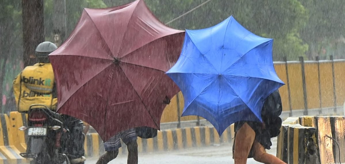 Cyclone Arnab lashes Andhra Pradesh and Odisha with severe winds