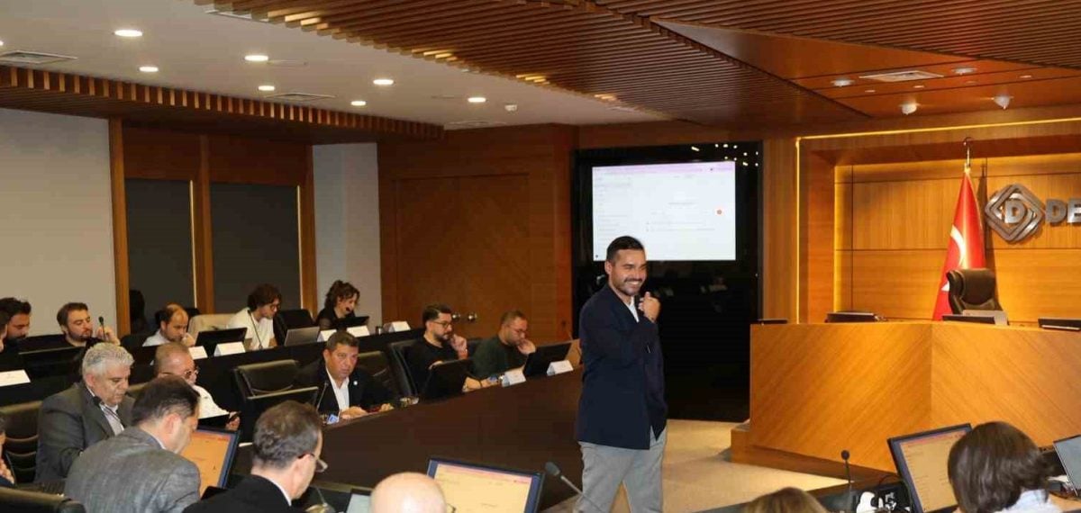 DENİB Akademi Master’da ‘İnsan + Yapay Zeka İş Birliği’ eğitimi yoğun katılımla gerçekleştirildi