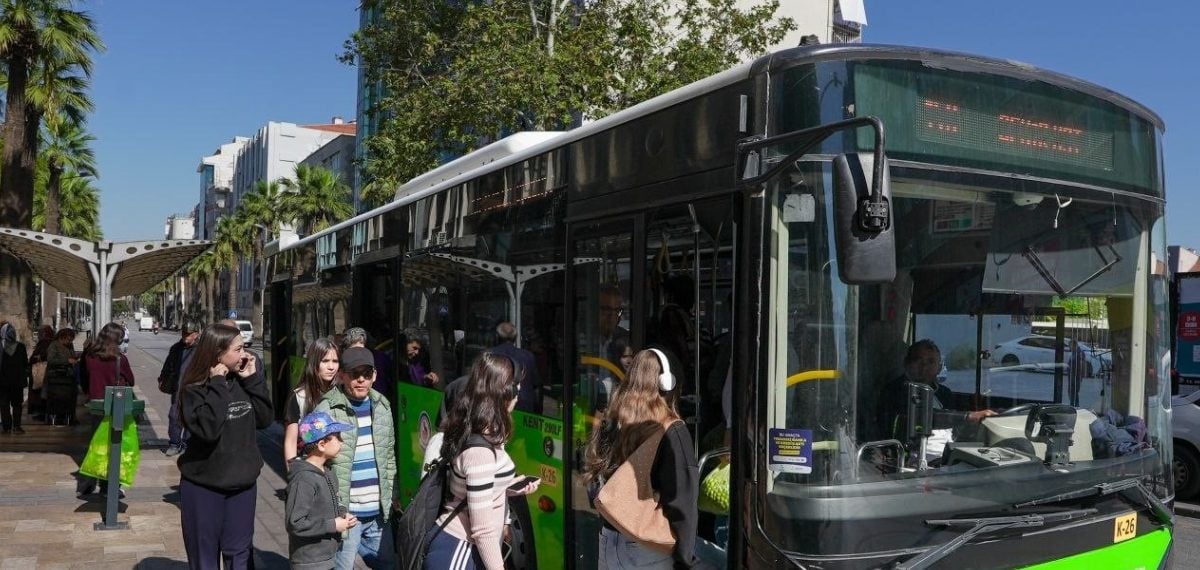 Denizli Büyükşehir’den öğrencilere aylık 44 binişlik ücretsiz ulaşım desteği