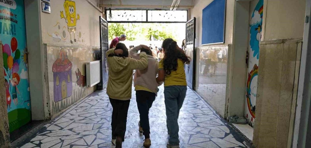 Diyarbakır’da okulda afet ve yangın eğitimiyle tahliye tatbikatı gerçekleştirildi