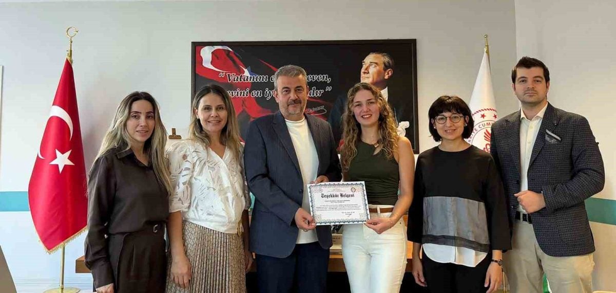 Dr. Tuğçe Çelebi Çelikkıran’ın Rozasea Çalışması Sempozyumda Birinci Oldu