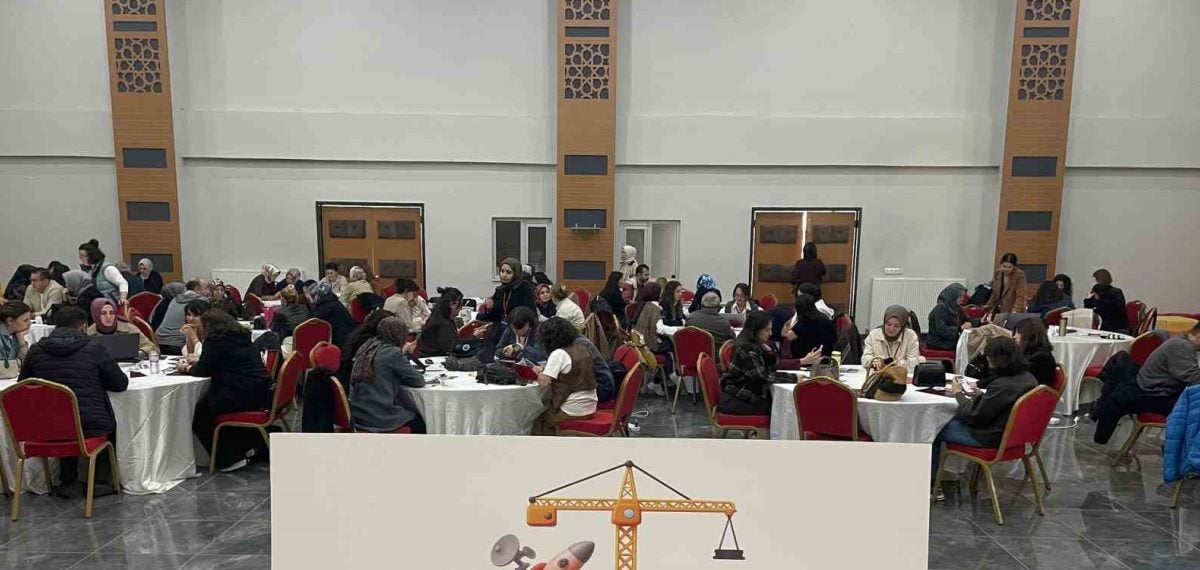 Düzce’de öğretmenlere yönelik dört günlük STEM eğitimi çalıştayı tamamlandı