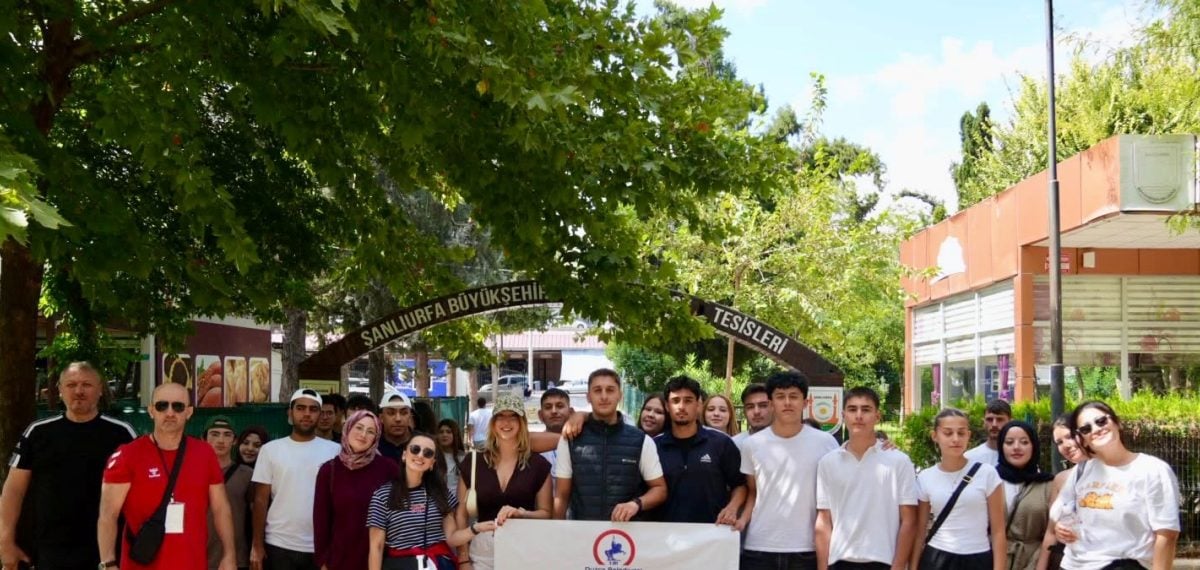 Düzce’den 40 genç TEKNOFEST Güneydoğu ile Şanlıurfa kültür gezisine katıldı