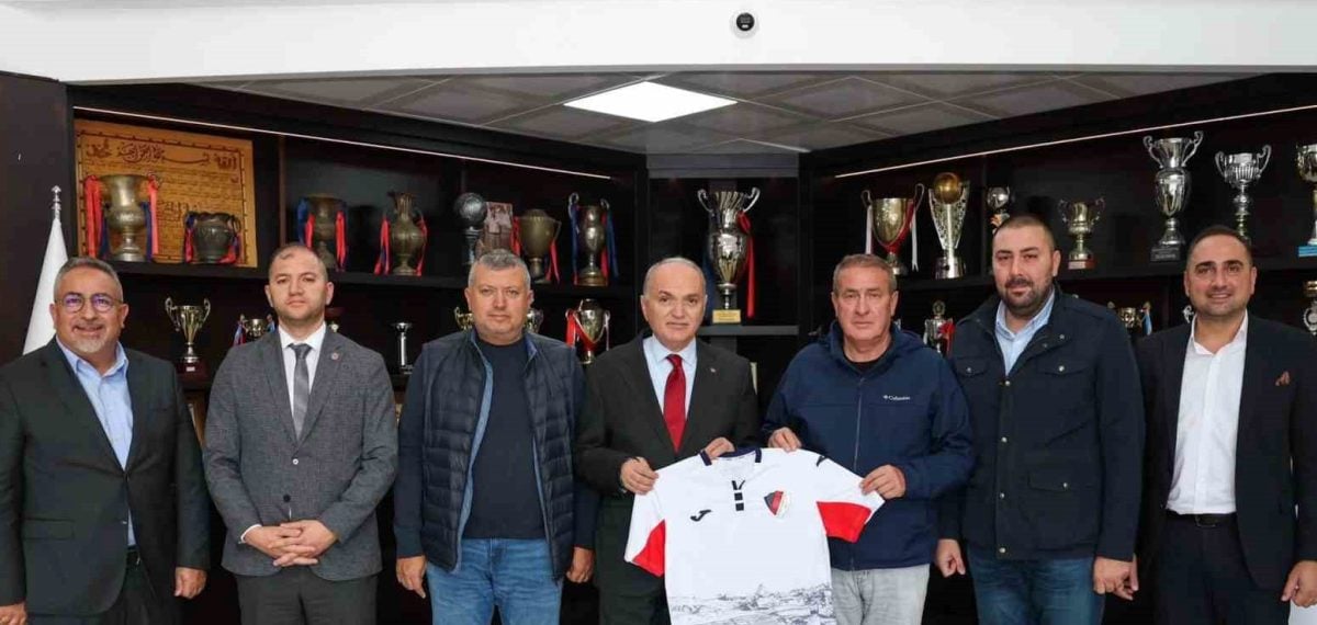 Düzcespor kampında Başkan Özlü ve destek açıklamaları oyunculara moral verdi