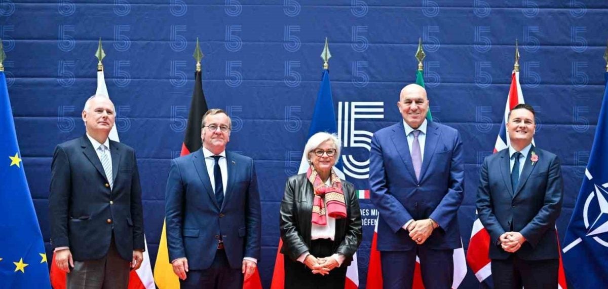 E5 savunma bakanları Paris’te Avrupa güvenliğine daha fazla sorumluluk çağrısı