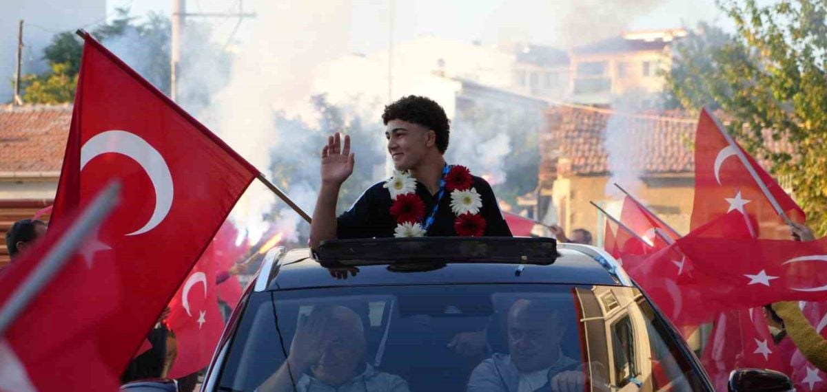 Edirneli genç güreşçi Ahmet Çiftçi Balkan Şampiyonluğunu kazandı