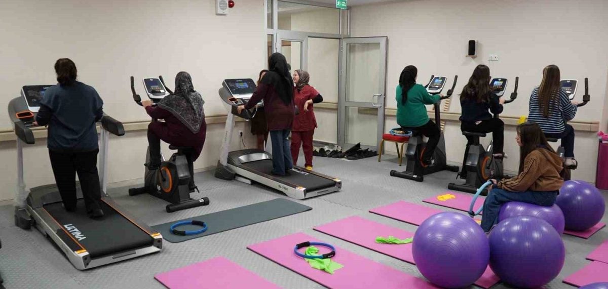 Edremit’te kadınlar projeyle pilates yaparak sağlıklı yaşama başladı