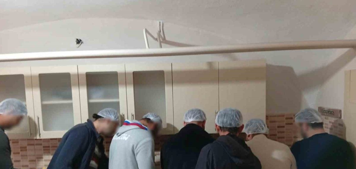 Erdek’te denetimli serbestlik yükümlülerine sofralık zeytin yapımı kursu tamamlandı