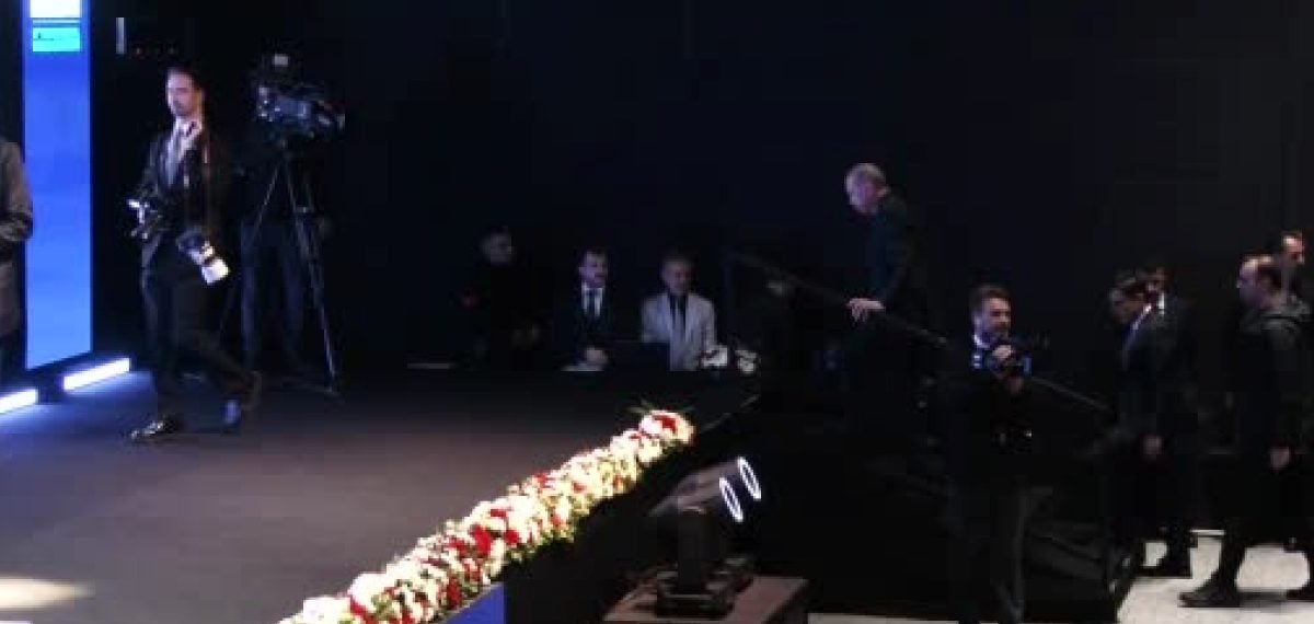 Erdoğan sağlıkta yerli üretim vurgusuyla kurultayda ödülleri açıkladı