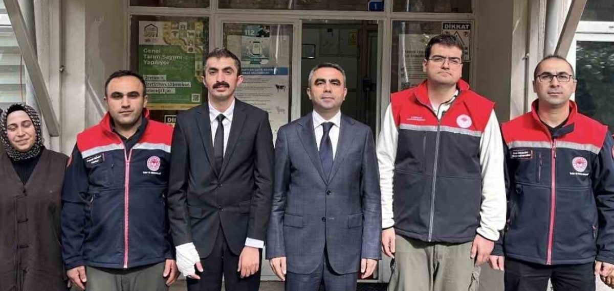 Erzurum İl Müdürü Kenger ilçe ziyaretlerinde tarımsal çalışmaları inceledi