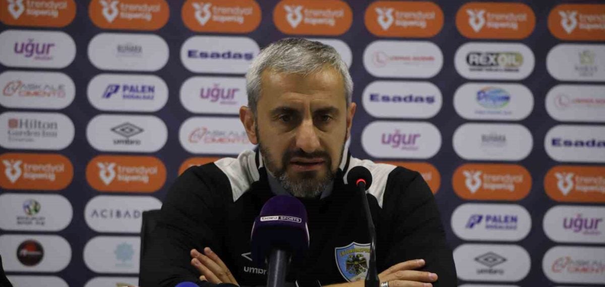 Erzurumspor Teknik Direktörü Özbalta maç değerlendirmesini ve eleştirilerini paylaştı